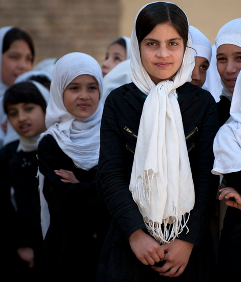 Schoolmeisjes in Afghanistan.jpg