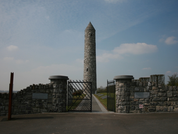Iers monument Island of Ireland Peace Tower.jpg